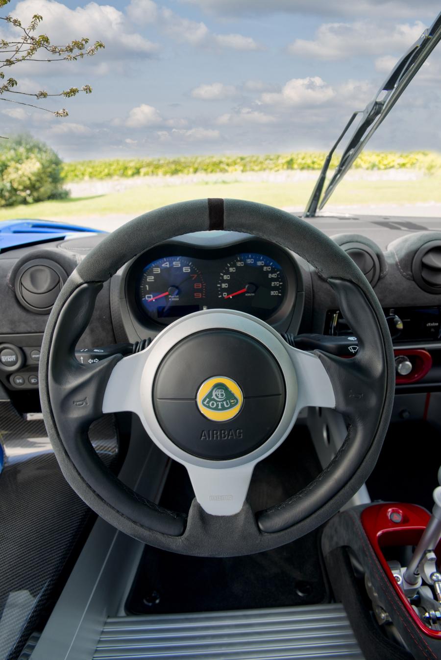 Панель приборов Lotus Exige Cup 380 2017 года  (фото 2 из 31)